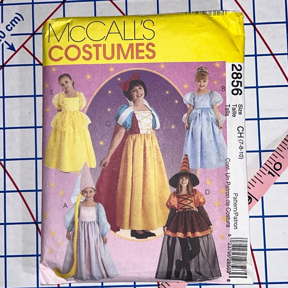McCall’s Snow White, Cinderella + 3 costume sewing pattern Size: 7, 8, 10